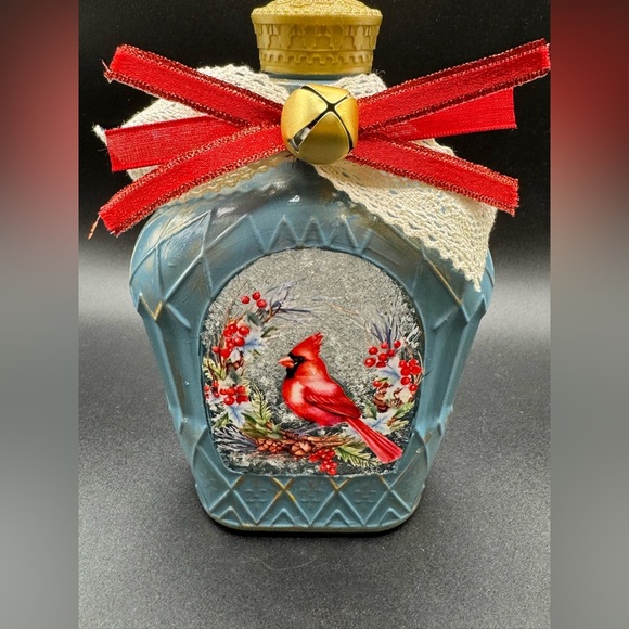 New OOAK Blue Cardinal Decorative Glass Bottle - Picture 1 of 4